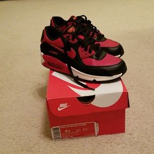 Boy's Grade School shoes